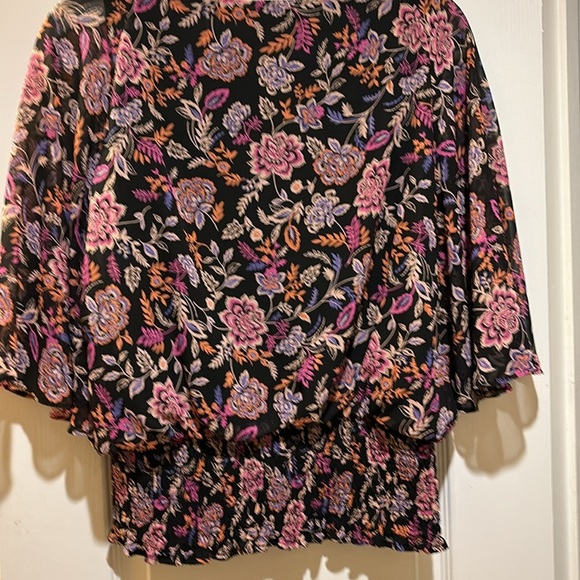 SAME AND JESS…BLACK AND PINK ORANGE AND PURPLE FLORAL BLOUSE SHEER OVERLAY LINED - Picture 6 of 6